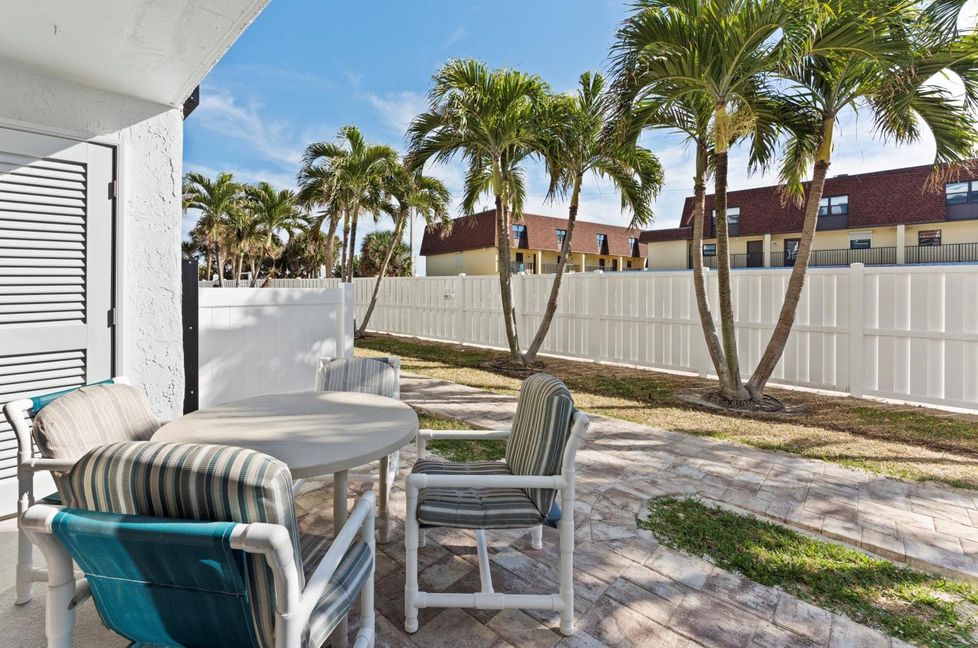 Chateau By The Sea Cocoa Beach Dış mekan fotoğraf